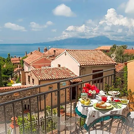 Mariposa Bed & Breakfast 3*