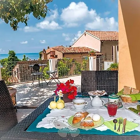 Mariposa Bed & Breakfast 3*