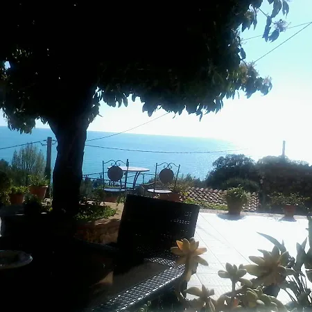 Mariposa Bed and breakfast