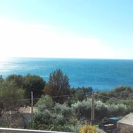 Mariposa 3*