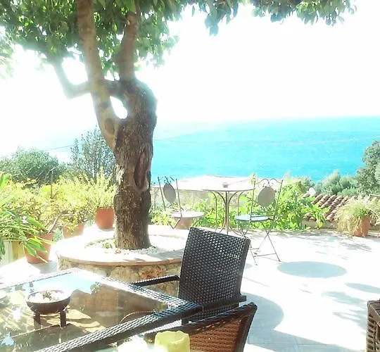 Mariposa Bed & Breakfast 4*